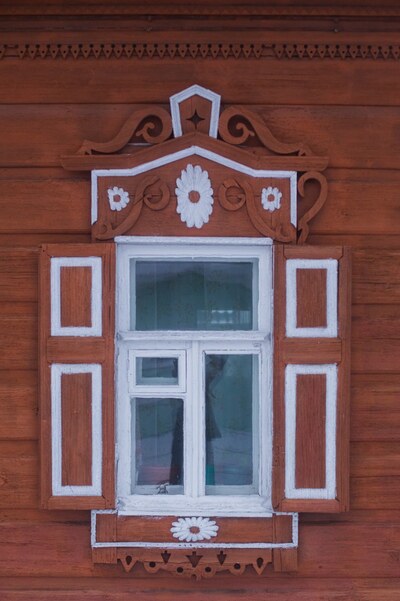 Невероятный пятистенок со ставнями