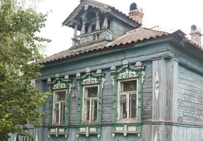 Дома деревни Дерзковской