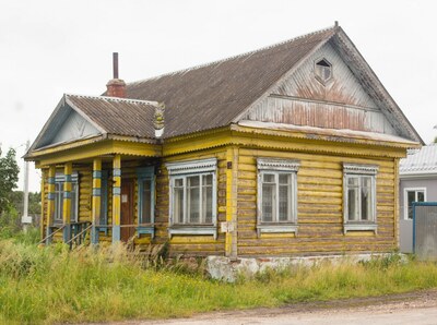 Дома деревни Дерзковской
