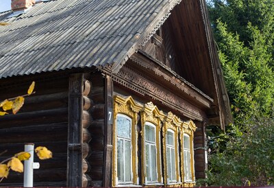 Дома деревни Воронинской