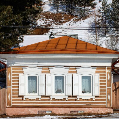 Поселок Листвянка. Озеро Байкал.