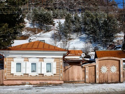 Поселок Листвянка. Озеро Байкал.