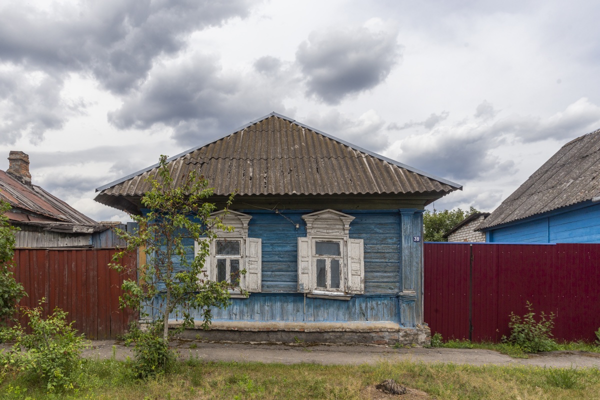 Дом с двумя наличниками