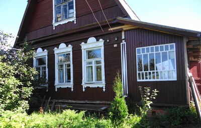 Деревянные дома в деревне Захарьино Московской области