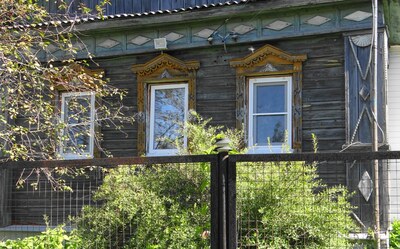 Деревянные дома в деревне Захарьино Московской области
