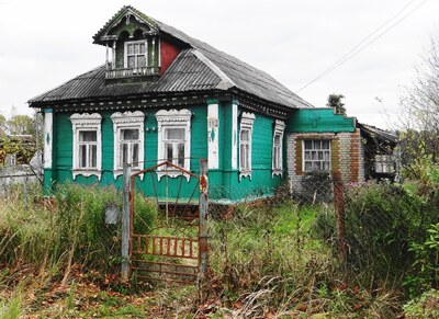 Деревянные дома в деревне Донино