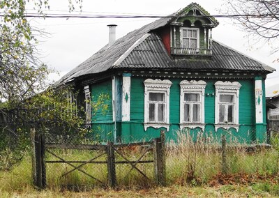 Деревянные дома в деревне Донино