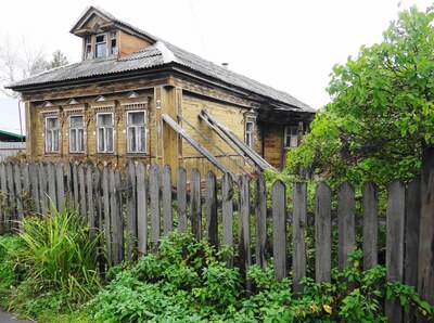Деревянные дома в деревне Донино