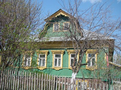 Деревянные дома в деревне Шуколово