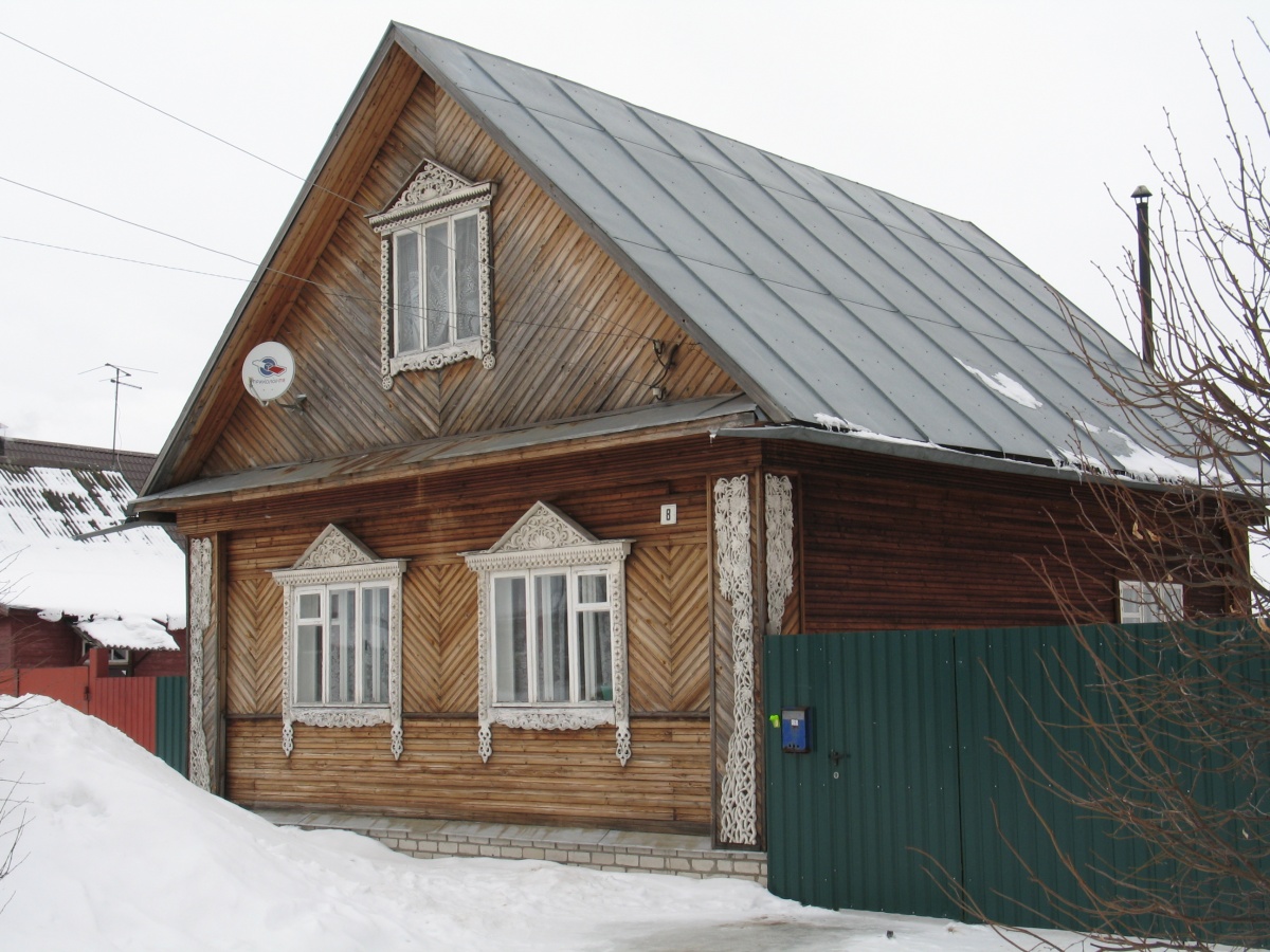 Углич, Левый берег