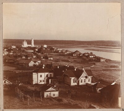 Общий вид на село Верхние Городки с севера. [Река Чусовая.] [1912 год]