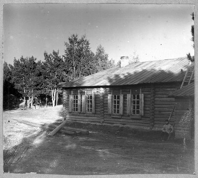 Сторож у сторожки при Закаменном разрезе. 1909 год