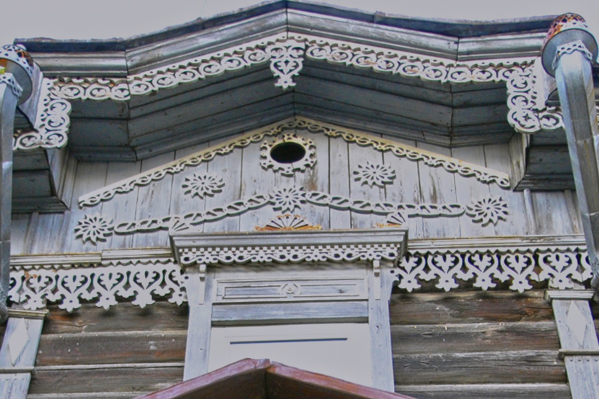 Берегиня в резьбе