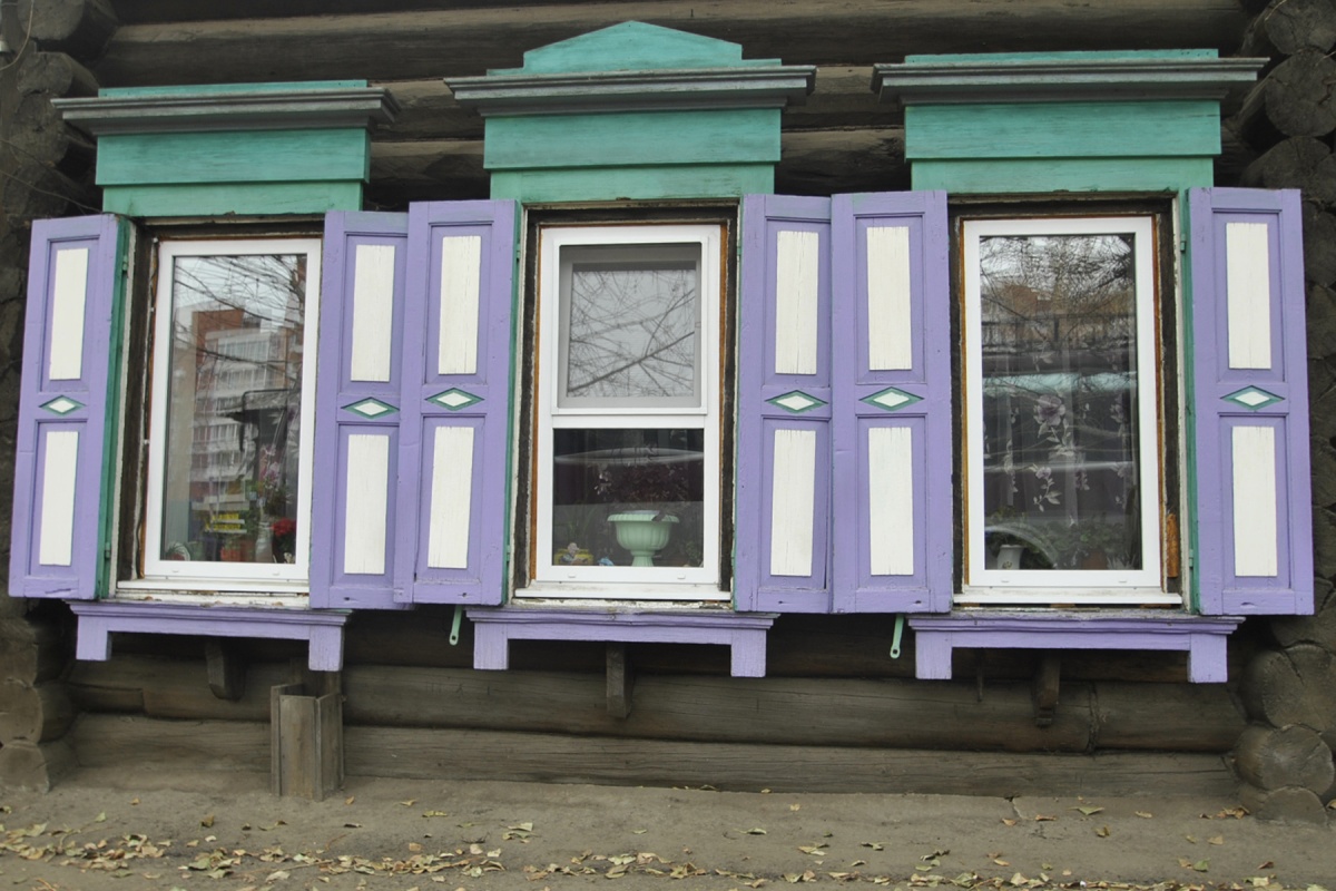 Красивый деревянный дом в Иркутске