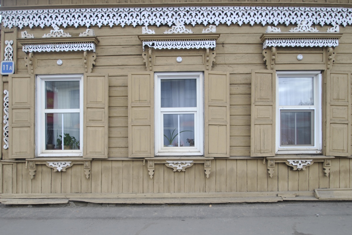 Красивый деревянный дом в Иркутске