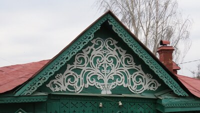 Фрагмент деревянной резьбы дома по ушице Революционная (Пенза)