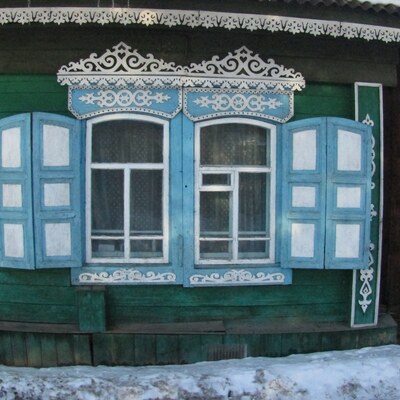 Резной дом