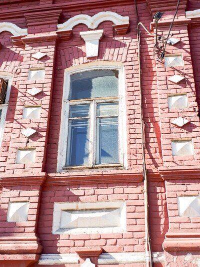 Каменный наличник