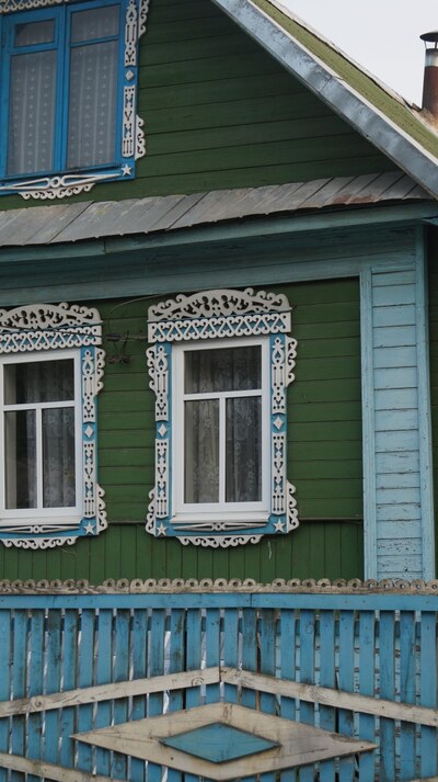резьба на всех окнах