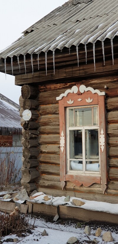 Дом с лопатой