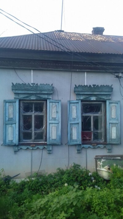 окна со ставнями в с. Покровка