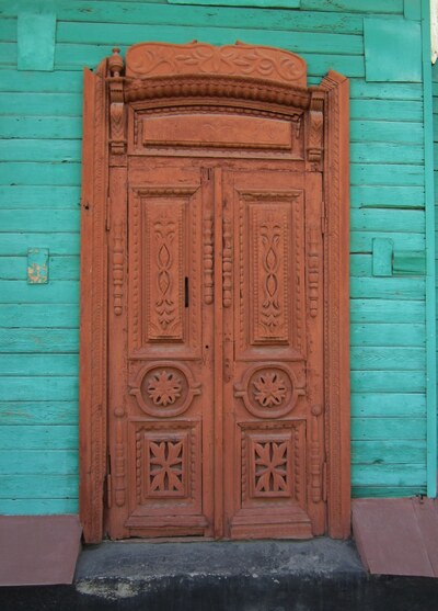 ул. Красных зорь, д. 16