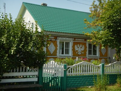 Дом с резным двуглавым орлом